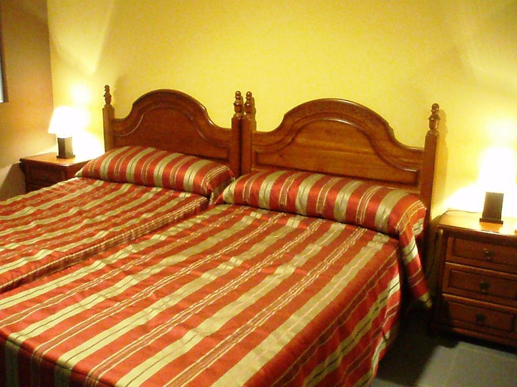 Hotel Topacio Valladolid Habitación foto